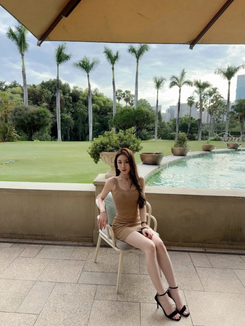 Bella称上班时突然收到港姐面试。